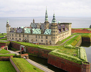 (c) Feh&eacute;rv&aacute;r Travel
